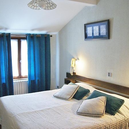 Logis Hotel De La Paix - 투르뉘 외부 사진