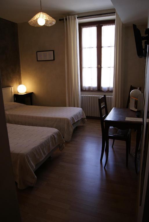 Logis Hotel De La Paix - 투르뉘 객실 사진