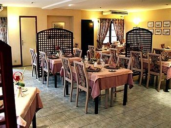 Logis Hotel De La Paix - 투르뉘 외부 사진